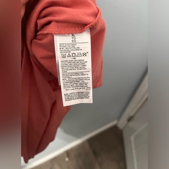 Old Navy Beach Graphic Tee in Coral Color Size XL NWOT - Picture 2 of 6